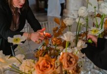 Wedding and travel planning / VALENTINA RANALDI