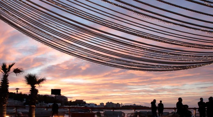 Un matrimonio tra eleganza e orizzonte infinito / GALLO RICEVIMENTI SUL MARE.